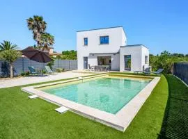 Villa Zephyr by Villa Plus