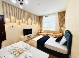 Vista Luxury Home With Parking