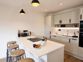 Modern 4BR Family Home New Forest Pet Friendly
