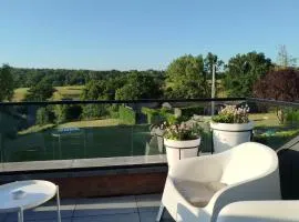 Gîte avec vue 4 personnes Ardennes - Proche de Durbuy - La Roche - 2 terrasses privatives et jardin - Parking gratuit 2 voitures