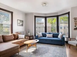 Knock on Wood - Airy Charm in Heart of Downtown