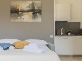 Brezza del lario Monolocale con giardino by Varenna Holidays