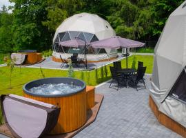 Glamp Mała Łąka Jacuzzi & Sauna Zakopane, camping de luxo em Zakopane