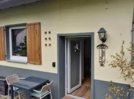 Ferienwohnung Sonnenhof - Remscheid - Garten - Parken - Küche - Netflix - Nähe Vaillant und Sana-Klinikum