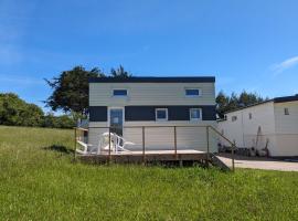 Tiny House proche de la plage sans draps ni serviettes, minicasa en Pl&eacute;venon