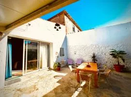Charming Rustic Wine Cellar House in Reguengo Grande with Fireplace