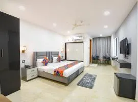 FabHotel The Aroma