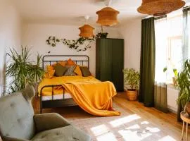 Four Seasons Apartments