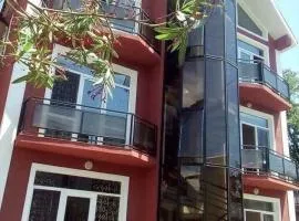 ჩვენი სახლი Our House