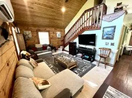 Stone Mountain Retreat: Cozy Log Cabin Nestled in North Carolina's Beauty