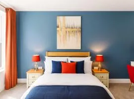 Elegant Windsor Flat - Short Walk to Windsor Castle, River Thames & Train Station