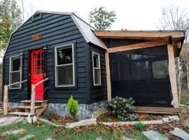 Cute Cabin near Chattanooga, for Wonderful Family Glamping in Tennessee