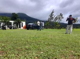 Hilltree Camp, camping de lujo en Attigundi