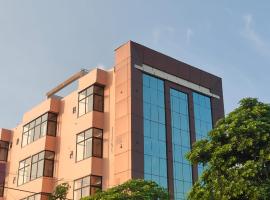 Hotel Grand Lucent - Near Gokul Temple - Loved by Devotees, hotel in Gokul