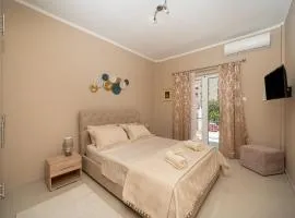 Christa's Home near ATH Airport