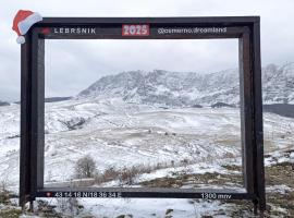 Čemerno vikendica, готель у місті Gacko