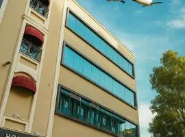 Homey AirPort Hotel
