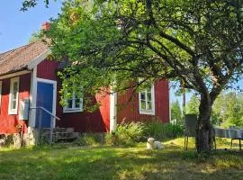 Idyllisches Landhaus mit Ruderboot, Südschweden