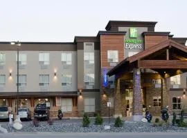 Holiday Inn Express Golden-Kicking Horse by IHG
