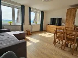 Słoneczny Apartament Panorama 5 7 z Widokiem na Jezioro i Góry