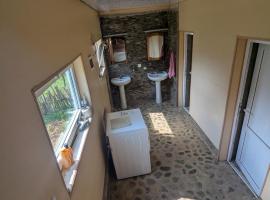 guesthouse IN MTIRALA NATIONAL PARK, hotel v destinaci Chakvi