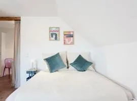 Stylisches Apartment für 2 Personen in historischem Fachwerkhaus 4 Etage mit Blick auf Stadt & Festung