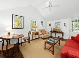 Stunning Cottage in Famous KY Garden -Sleeps 2