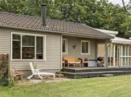 B&oslash;t&oslash;strand feriehus 90, &alpha;&gamma;&rho;&omicron;&iota;&kappa;ί&alpha; &sigma;&epsilon; B&oslash;t&oslash; By