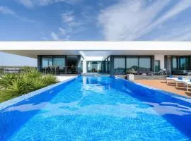 Villa Sernadinha - Infinity Pool & Mountain Views