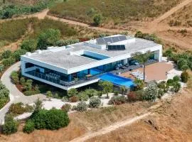 Villa Sernadinha in Lagos by LovelyStay