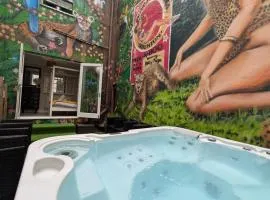 The Brighton Parlour with Hot Tub