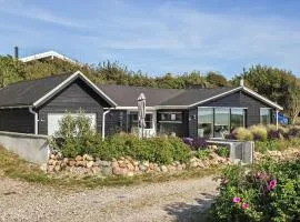 2 Bedroom Lovely Home In Assens