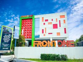 Front One Hotel Purwodadi, hotel v destinaci Purwodadi