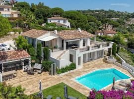"La Chantyviere" Villa vue Exceptionnelle 180 degr&eacute;s sur St Tropez avec acc&egrave;s plage priv&eacute;e