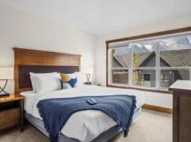 Peaks n' Patio - 3 Bedrooms, Pet Friendly, Gym, Outdoor Hot Tub