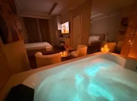 Lunarist - Exclusive Suites with Private Jacuzzi in Blloku