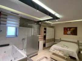 Jacuzzi Escape