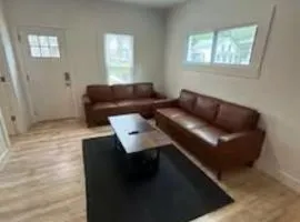 Short Walk to Niagara Falls 6 Bedrooms