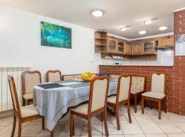 4 Bedroom Lovely Home In Vodnjan