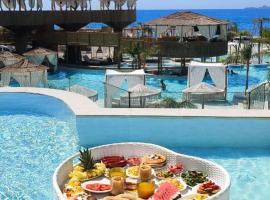 Alia Beachfront Suites and Spa, hotel v destinácii Charáki