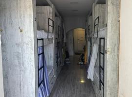 BLOSSOM Hostel, hotel en Tiflis