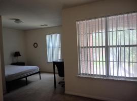 Quiet rooms accessible to Houston, hotel v destinaci Houston