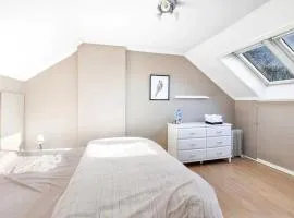 Apartment with balcony and free parking