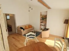 Grand studio 47m2 cœur de Sète clim & wifi idéal couple