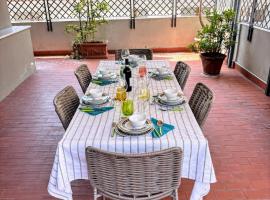 - La Terrazza al Mare- Beach & Free Parking-, hôtel à Marina di Carrara