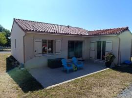 Maison 3 chambres avec jardin calme et Nature โรงแรมในนงทรอง