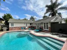 Stunning 5 Bedroom, 3 Bath Home 1/2 Mile Walk To Disney