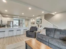 Columbia River Views Spacious Hammond Getaway!
