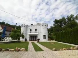Dvorac Castelo 2025