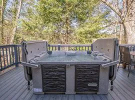 Wooded Bliss - Outdoor Hot Tub, Pet Friendly + Single Level Cabin!